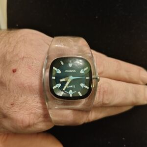 Transparent Quartz Watch - Black and Silver Face